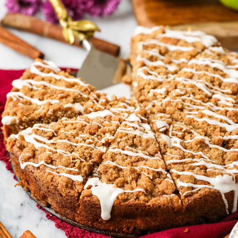 Apple Crumble Cake