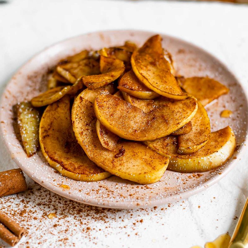 Apple Slices with Cinnamon