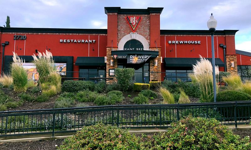 BJ's Restaurant & Brewhouse: Craft Beer Meets Eclectic Menu