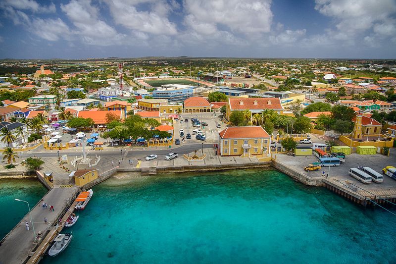 Bonaire: Underwater Wonderland for Budget Explorers