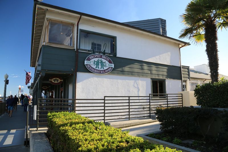 Brophy Bros: Santa Barbara's Harbor Hangout