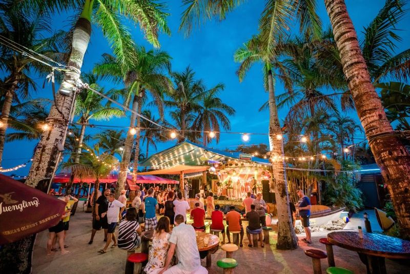 Capt Hiram's Resort: Riverside Feasting with a View