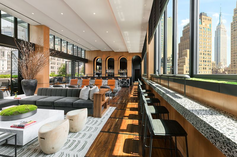 Castell Rooftop Lounge
