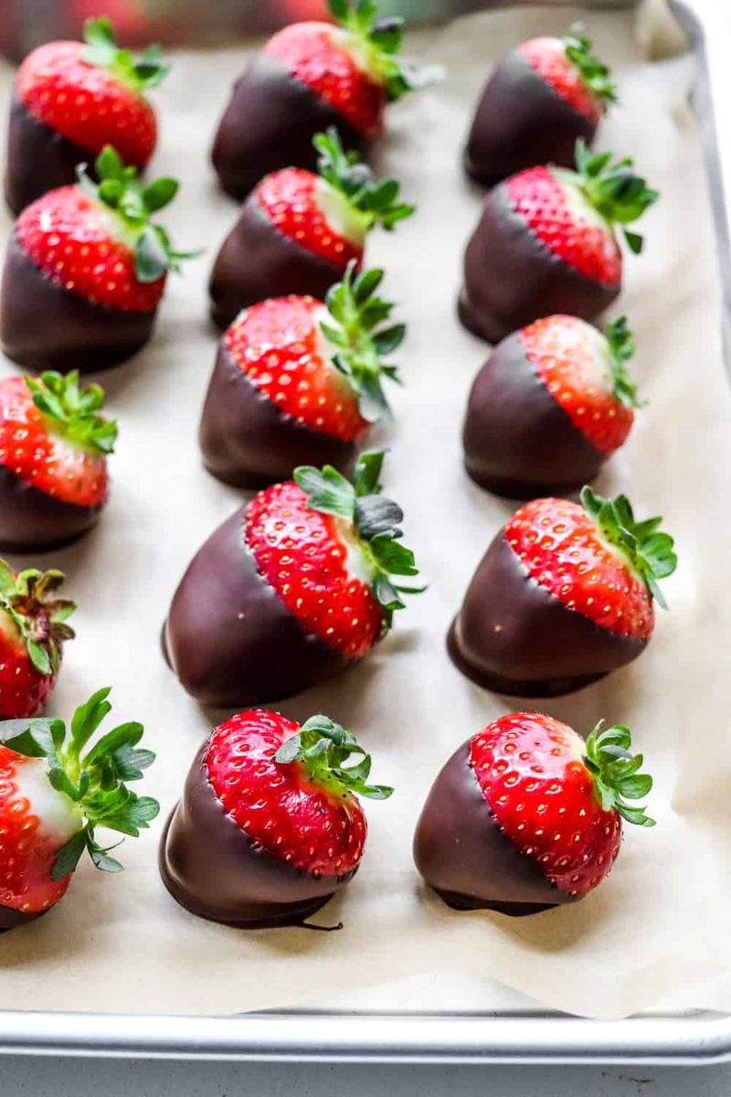 Dark Chocolate-Dipped Strawberries