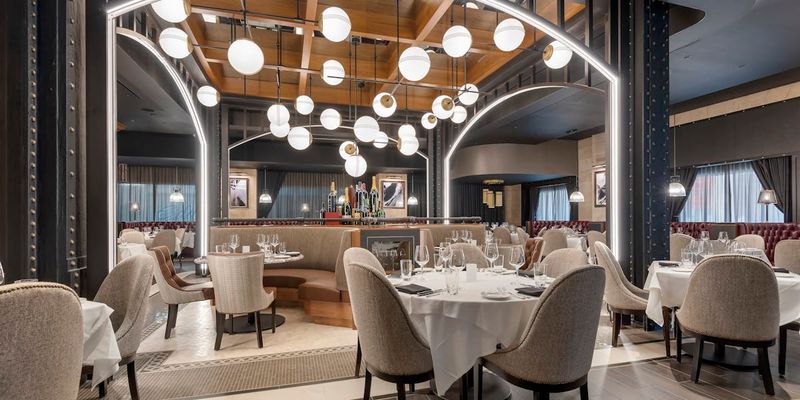 Del Frisco's Double Eagle Steakhouse: Historic Setting, Timeless Flavor
