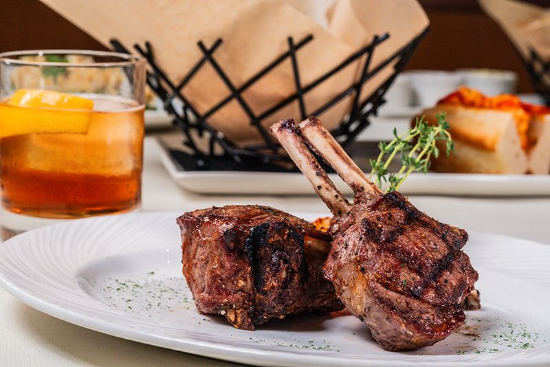 Eddie Merlot's: Bloomfield Hills' Contemporary Steakhouse Experience