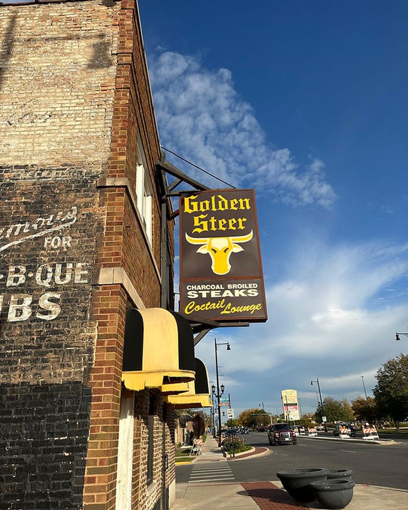Elba's Golden Steer (Forest Park)