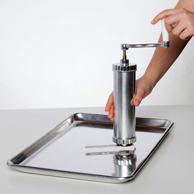 Fante's Easy Cookie Press - Old-School Charm