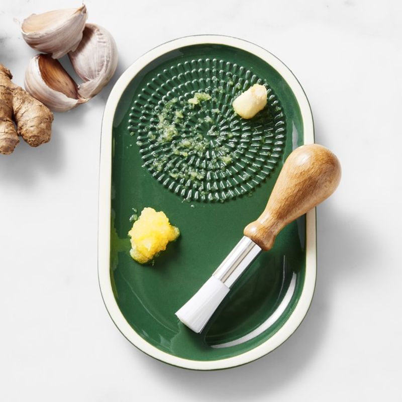 Ginger Grater Plate With Clever Design Features