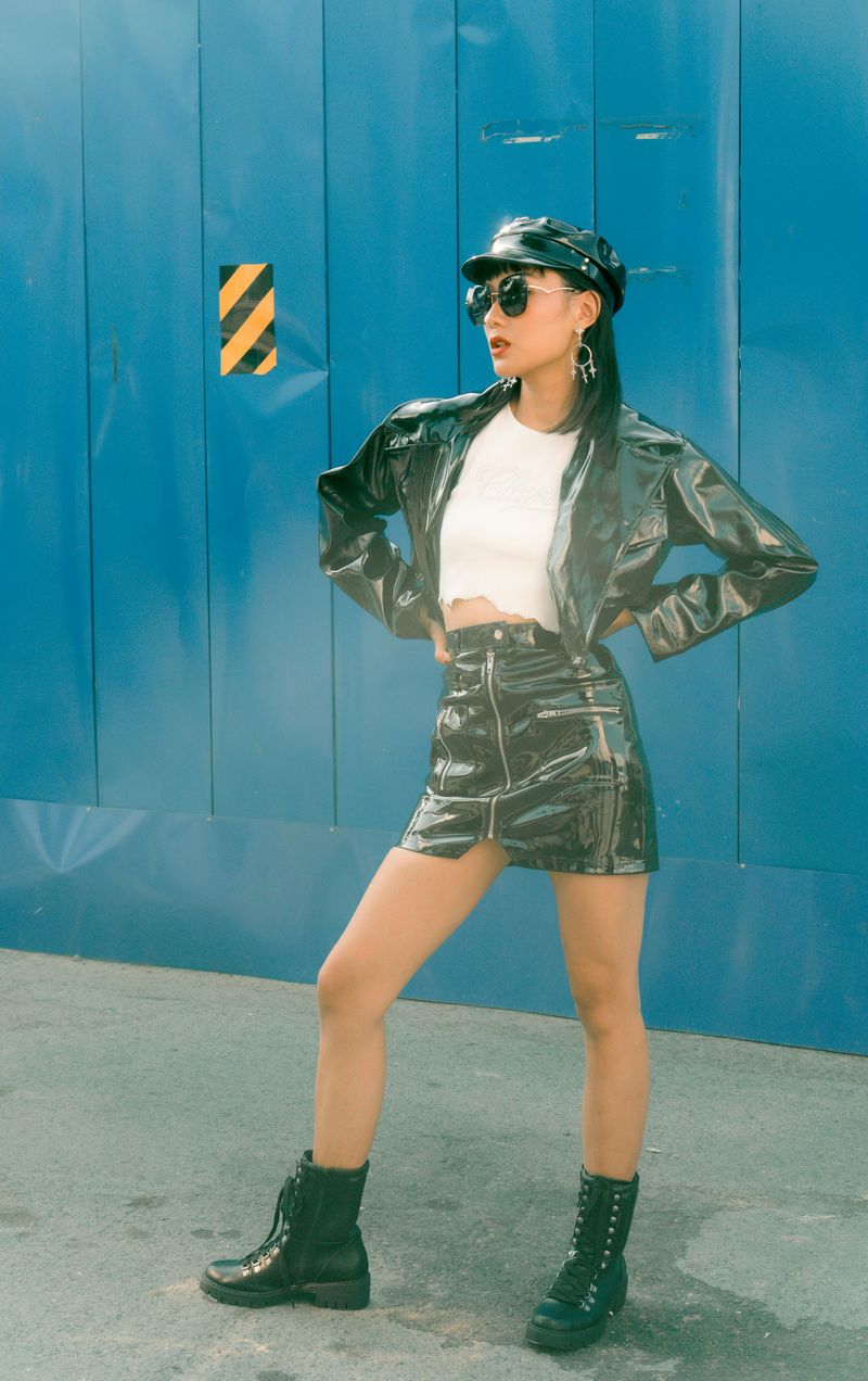 Go Edgy with Moto Details