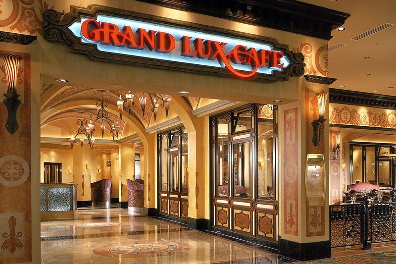 Grand Luxe Cafe: Upscale Comfort with Artisan Flair