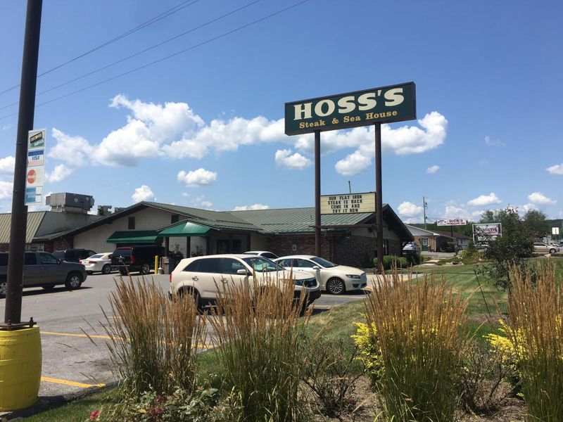 Hoss's Steak & Sea House