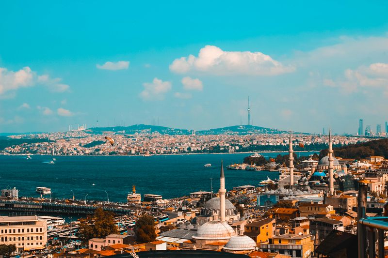 Istanbul: Where Continents and Bargains Meet