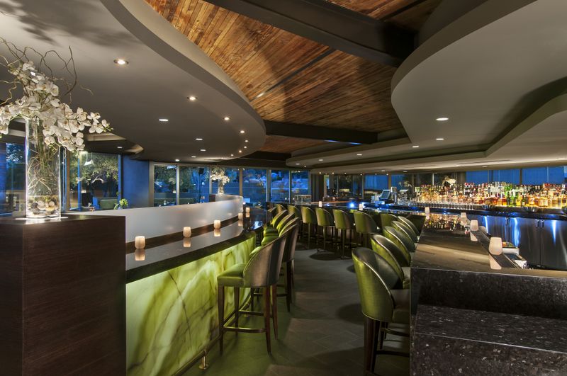 Jade Bar at Sanctuary: Cocktail Mountain Magic
