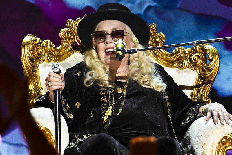 Joni Mitchell: The Painterly Songwriter