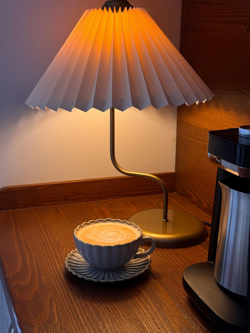 Lamps That Create Pools of Light