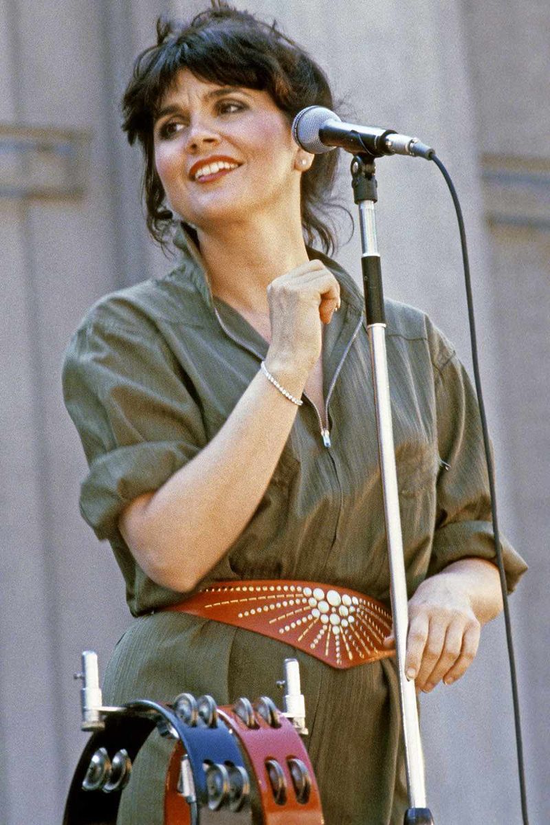 Linda Ronstadt's Fearless Genre Exploration