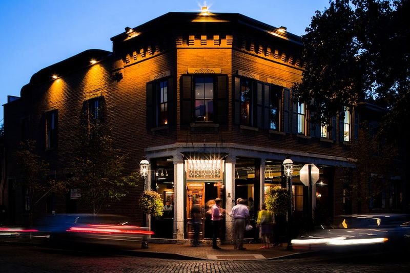 Lindey's Restaurant & Bar