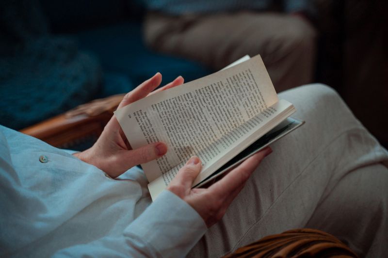 Mindful Reading Trains Focused Attention