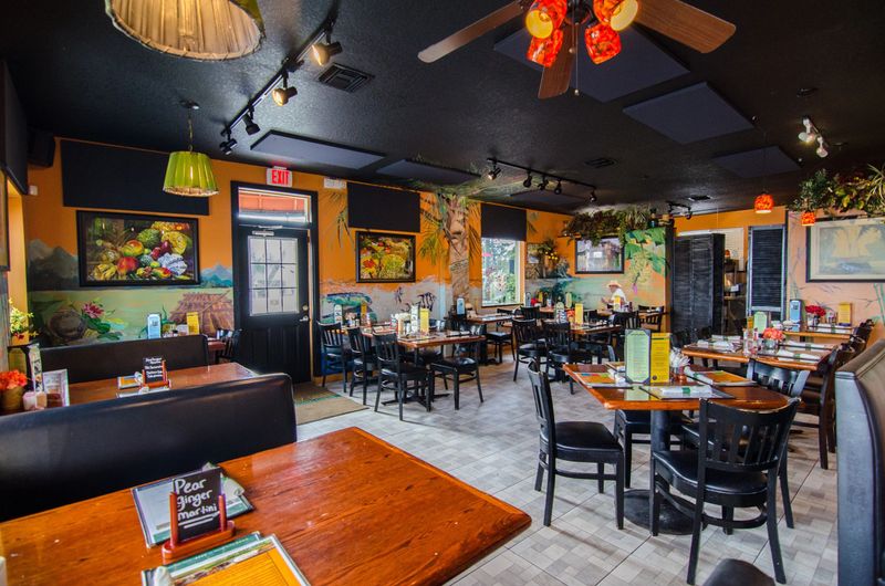 Mo-Bay Grill: Caribbean-Inspired Seafood Delights