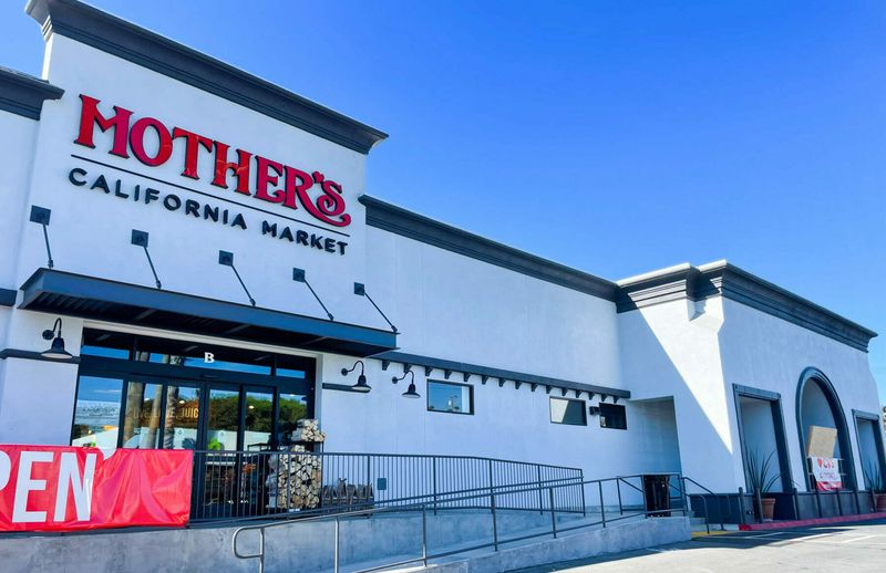 Mother's Market & Kitchen: Family-Friendly Organic Haven