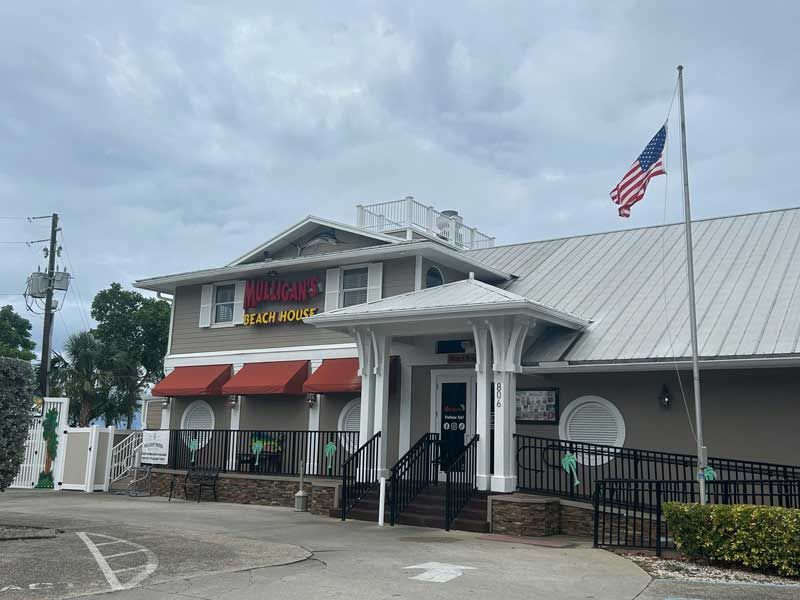Mulligan's Beach House: Family-Friendly Seafood Fun
