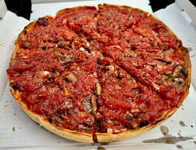 My Pi Pizza: Deep Dish Pioneer in Bucktown