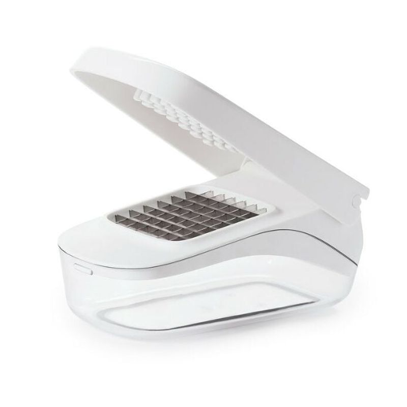 OXO Good Grips Vegetable Chopper: Comfort-Focused Design