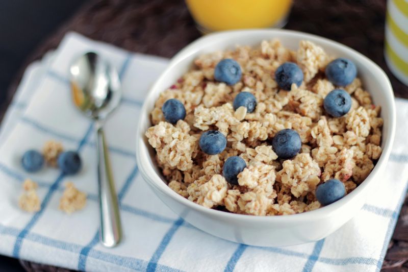 Plain Oatmeal Instead of Sugary Cereals