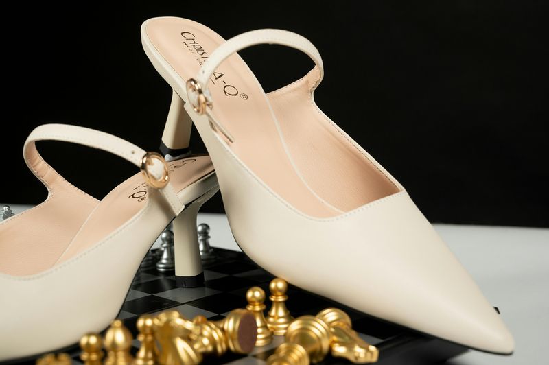 Pointed-Toe Heels Bring Unexpected Elegance