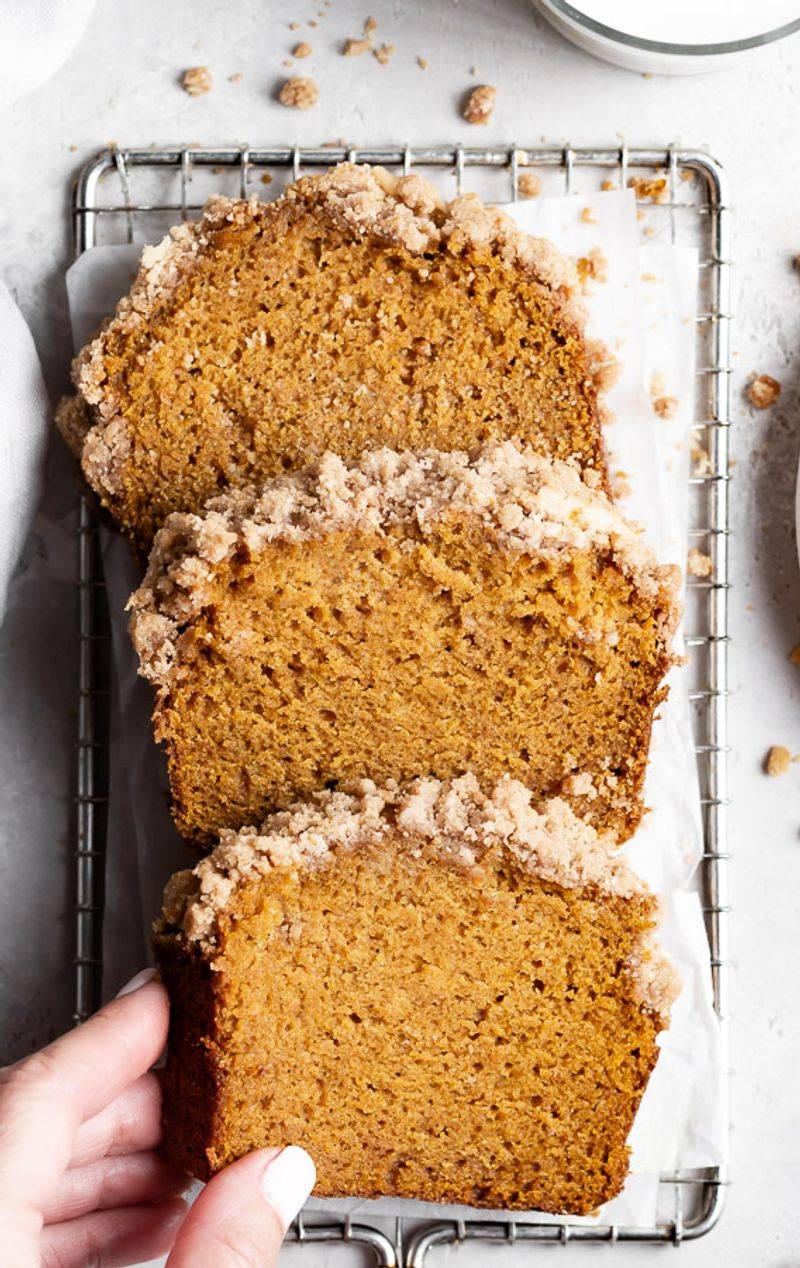 Pumpkin Bread with Streusel Topping