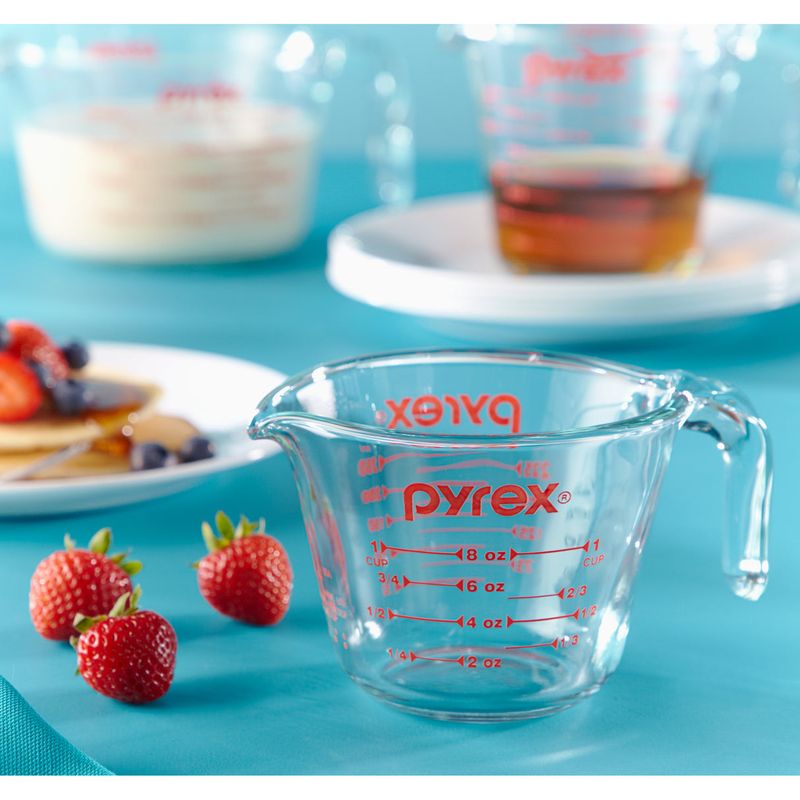 Pyrex Glass Measuring Cups Set