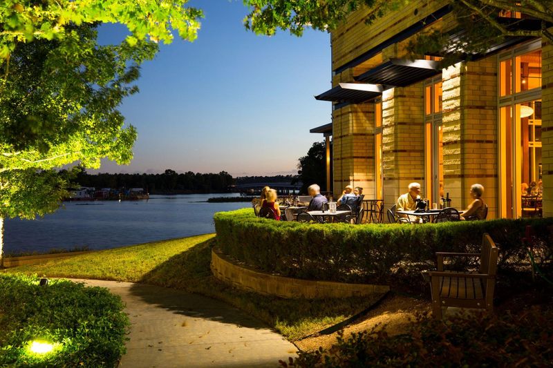 Raffa's Waterfront Grill