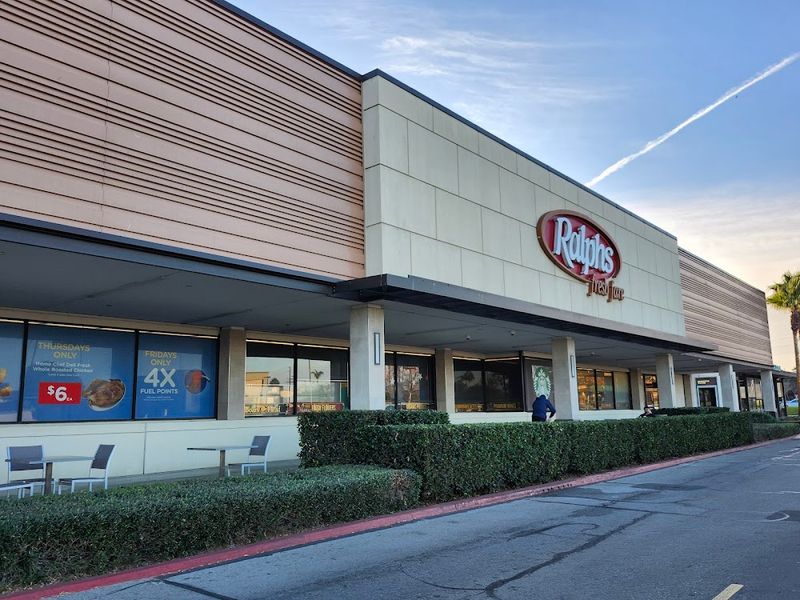 Ralphs Fresh Fare: Mainstream Meets Organic