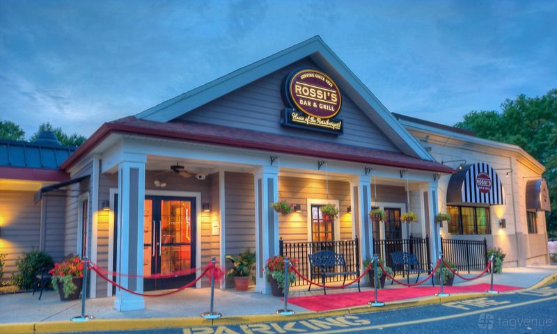 Rossi's Bar & Grill: Hamilton's Burger Legend