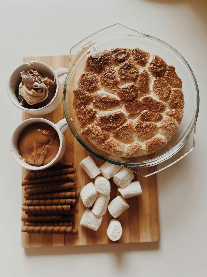 S'mores Pie: Campfire Memories in Dessert Form