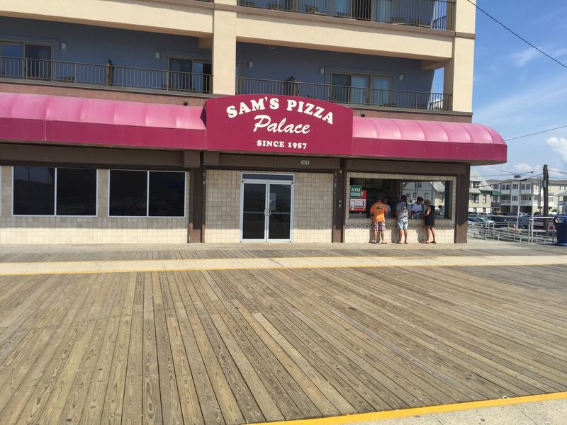 Sam's Pizza Palace