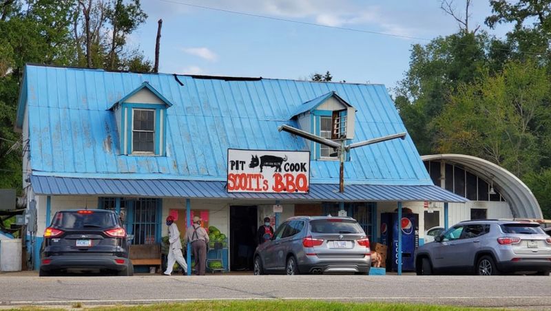 Scott's Bar-B-Que: Hemingway's Whole Hog Heaven