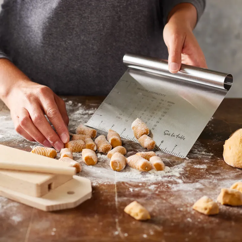 Scratch-Resistant Bench Scraper (Dough Scraper)