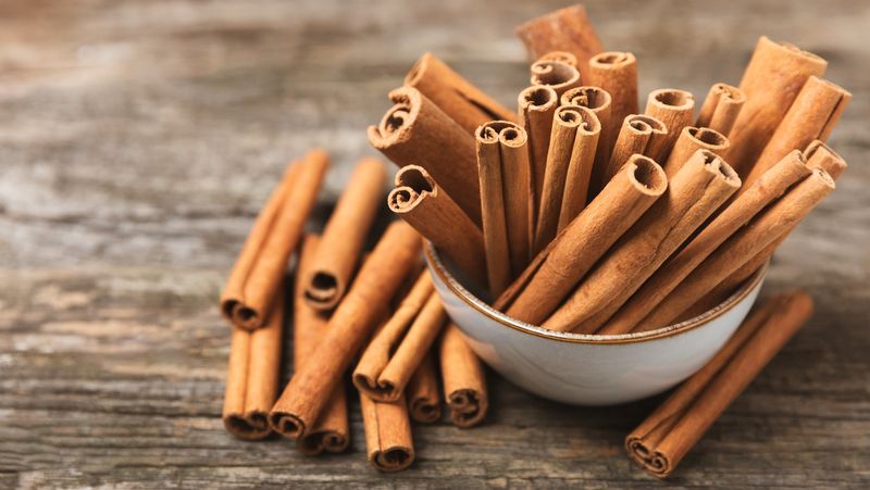 Slow Cooker Cinnamon Roll Scent Hack