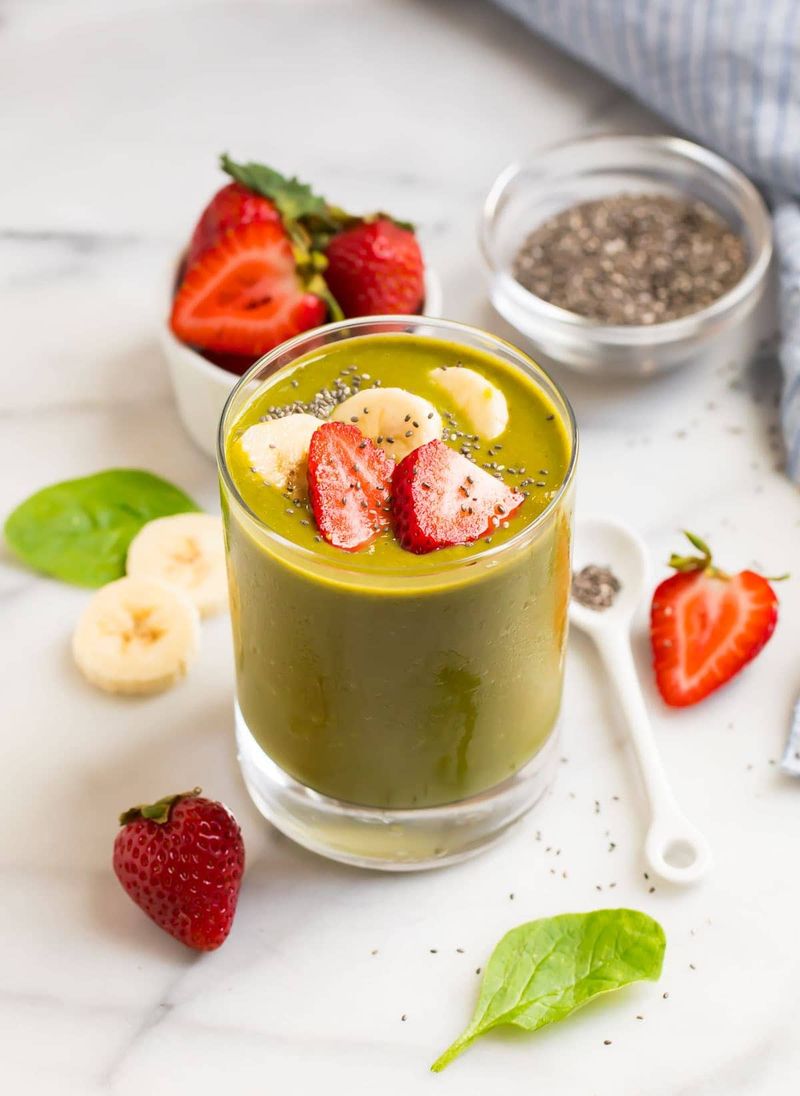 Smoothie with Spinach and Fruit