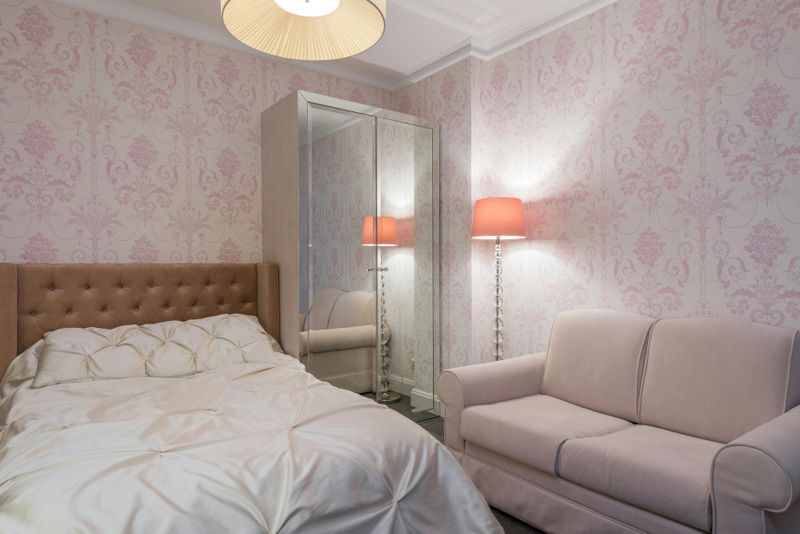 Soft Blush: Subtle Sophistication