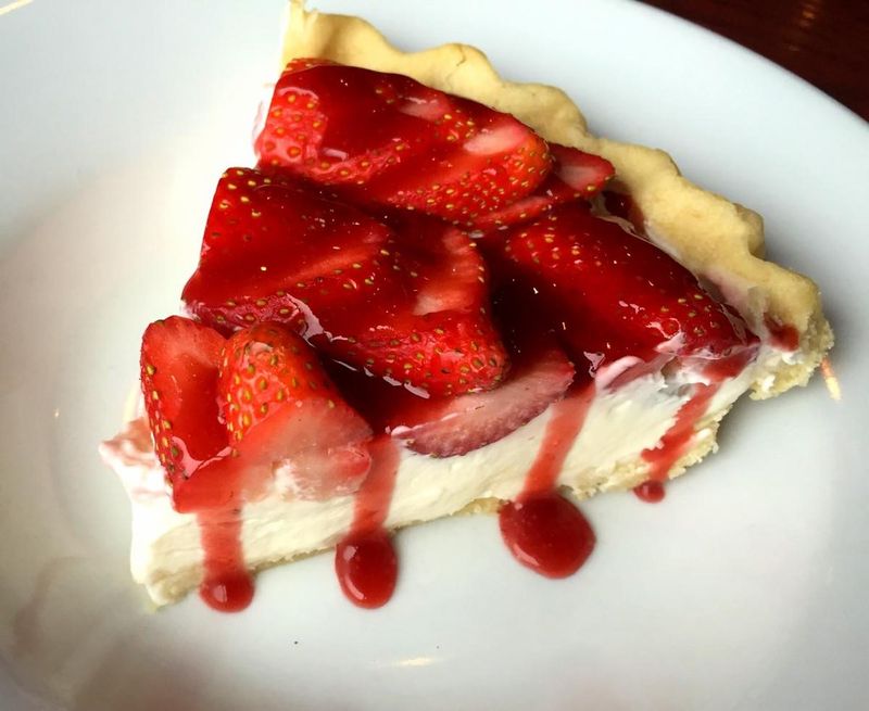 Strawberry Cream Pie: Spring's Perfect Dessert