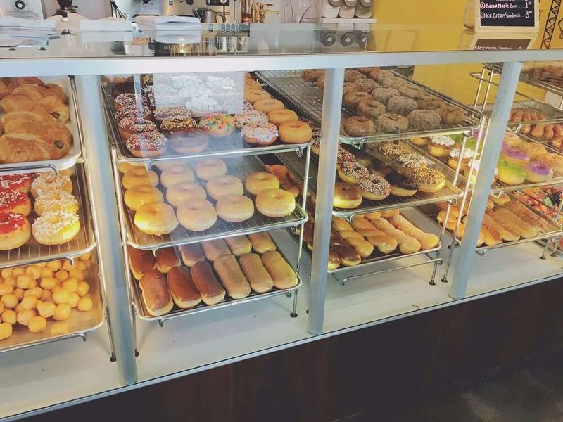 Sweet Retreat Donuts: Pacific Coast Highway's Hidden Gem