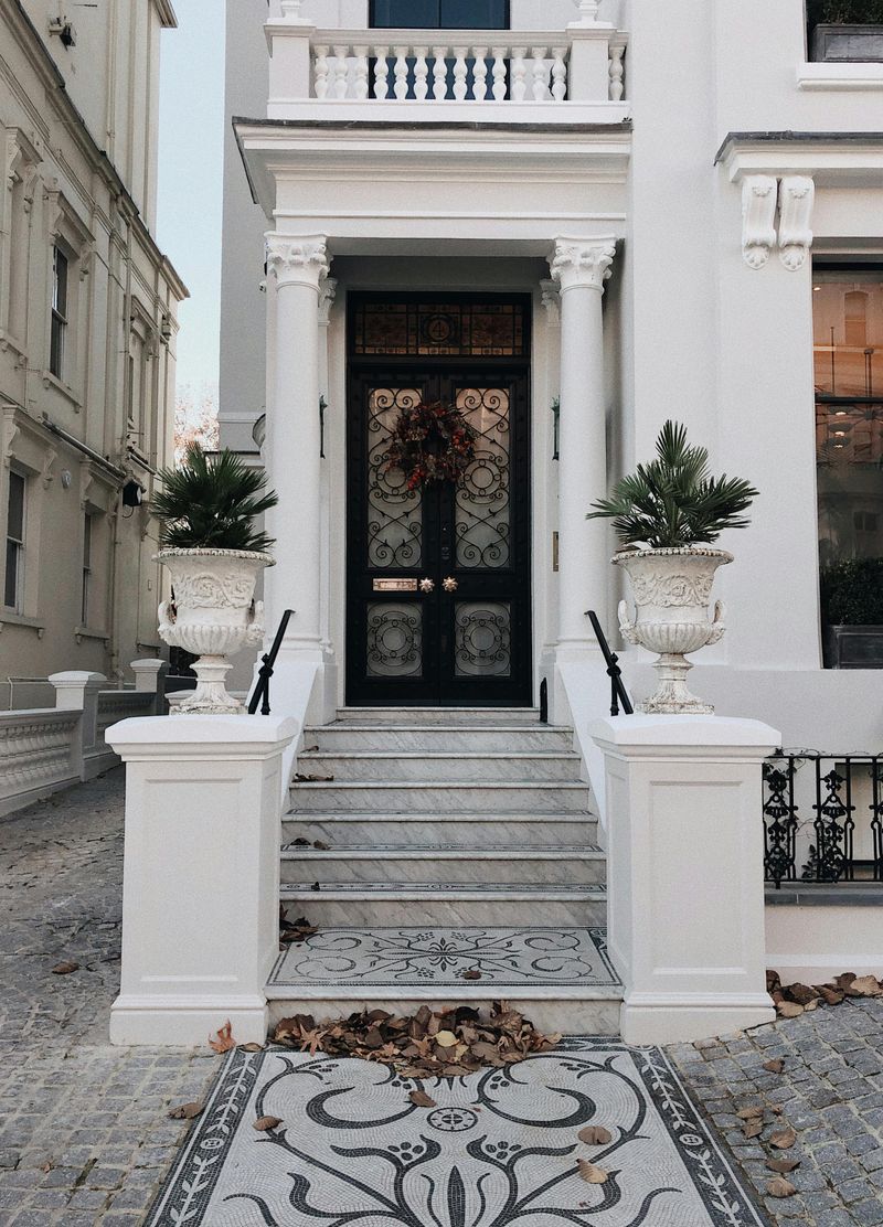 Symmetry at the Entry