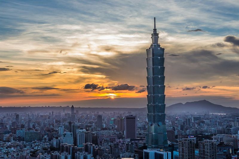 Taipei's 24-Hour Welcome