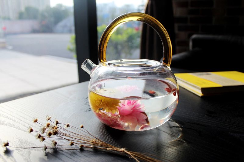 Teapot (Ceramic, Glass, or Cast Iron)