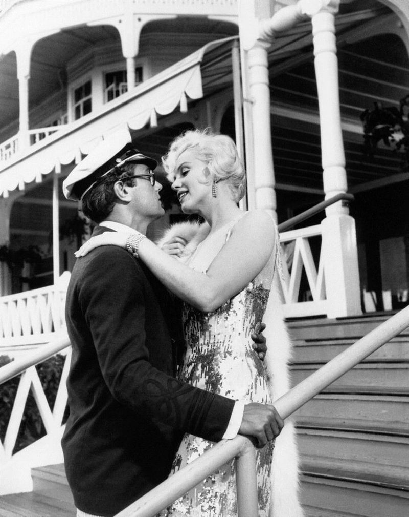 Tony Curtis and Marilyn Monroe in 'Some Like It Hot'
