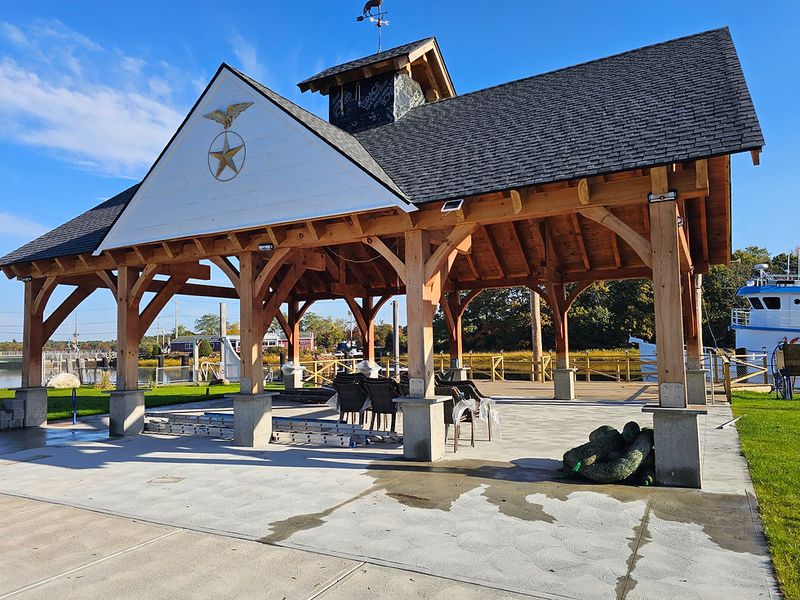 Warren's Harborview (Wareham, South Shore)