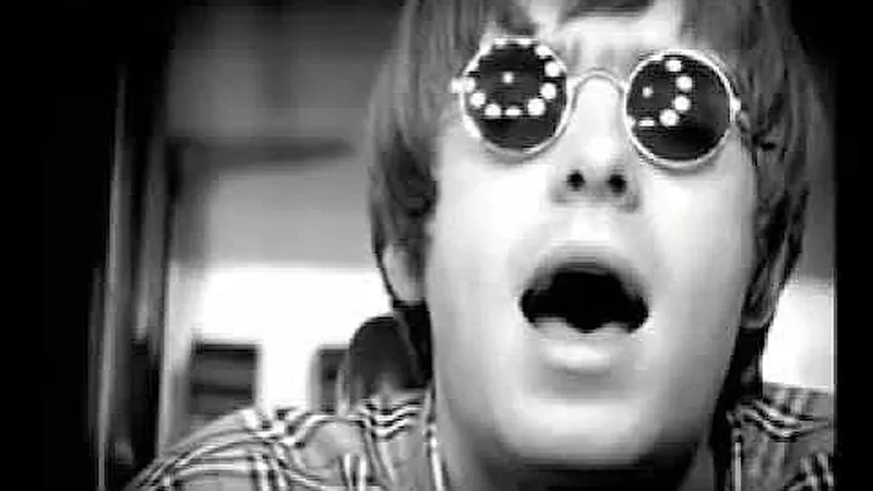 Wonderwall — Oasis